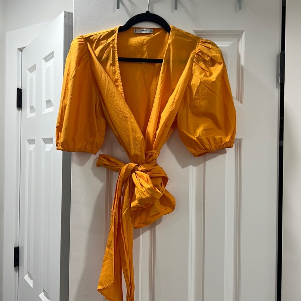 Mango wrap top